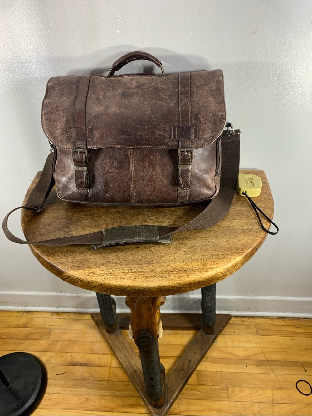 Keneth cole distressed leather computer laptop messenger briefcase shoulder bag